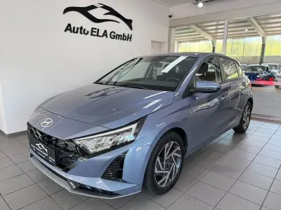 Gebraucht Hyundai i20 101 PS (74 kW) 2024 Meta blue Kleinwagen