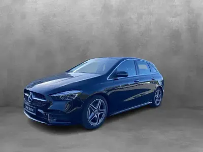 Gebraucht Mercedes B180 AMG line 136 PS (100 kW) 2025 Metalliclack kosmosschwarz Van / Kleinbus