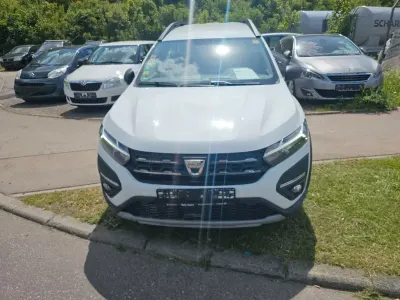 Gebraucht Dacia Jogger Essentiel 110 PS (80 kW) 2022 Weiß Van / Kleinbus