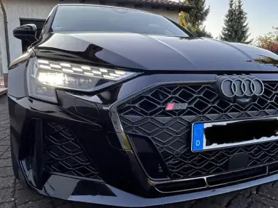 Gebraucht Audi RS3 Sport 400 PS (294 kW) 2024 Schwarz Limousine