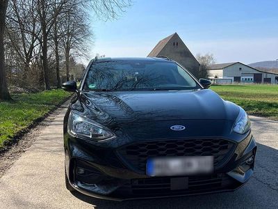Second-hand Ford Focus ST-Line 150 CP (110 kW) 2021 Negru Break