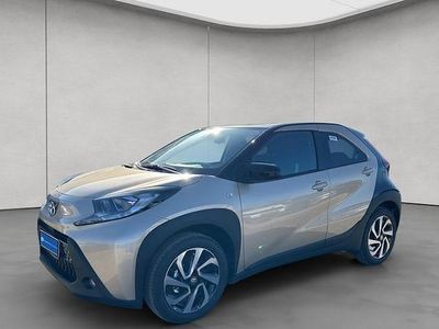 Gebraucht Toyota Aygo X Basis 72 PS (52 kW) 2025 Ginger beige / night sky SUV