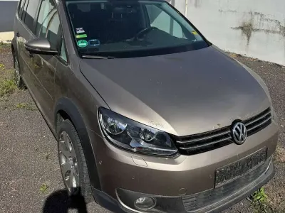 Gebraucht VW Touran Cross 140 PS (102 kW) 2012 Gold Van / Kleinbus