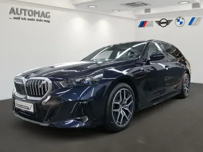 Gebraucht BMW i5 M Sport 250 kW (340 PS) 2025 Carbonschwarz Kombi