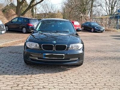 Gebraucht BMW 116 122 PS (89 kW) 2008 Schwarz Kleinwagen