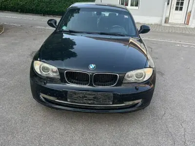 Gebraucht BMW 120 Sport Line 177 PS (130 kW) 2011 Schwarz Kleinwagen