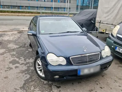 Gebraucht Mercedes CLK320 140 PS (102 kW) 2003 Blau Limousine