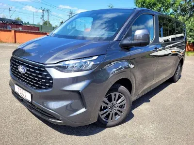 Gebraucht Ford Tourneo Custom Titanium 136 PS (100 kW) 2025 Magneticgrau (metallic) Van