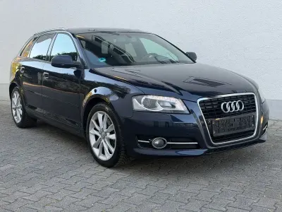Gebraucht Audi A3 Sportback Ambition 170 PS (125 kW) 2012 Blau Kleinwagen