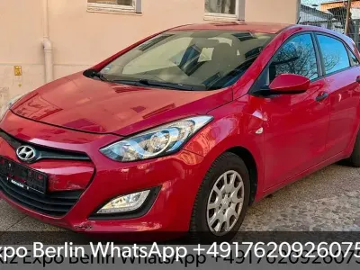 Brugt Hyundai i30 Trend 99 HK (72 kW) 2013 Rød Sedan