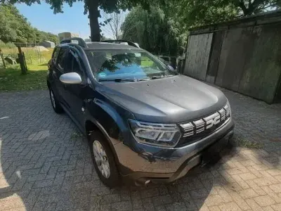 Gebraucht Dacia Duster Comfort 131 PS (96 kW) 2023 Grau SUV
