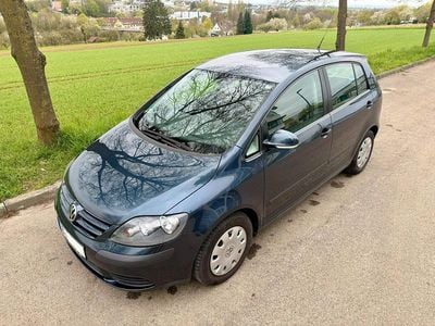 Usata VW Golf IV Trendline 102 CV (75 kW) 2005 Blu Utilitaria