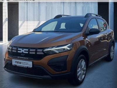 Usata Dacia Sandero Essentiel 101 CV (74 kW) 2024 Arancione Berlina