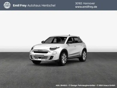 Neu Fiat 600 Icon 101 PS (74 kW) 2026 Gelato weiß SUV