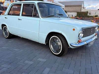 Usado Fiat 124 60 HP (44 kW) 1967 Azul Sedan