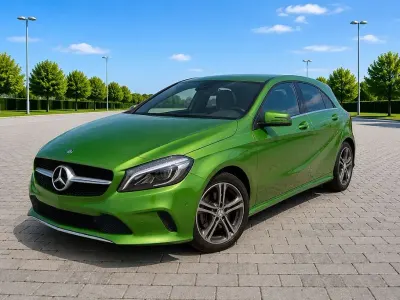 Gebraucht Mercedes A180 122 PS (89 kW) 2015 Grün Kleinwagen