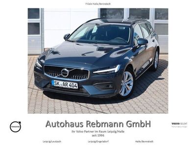 Blau Gebraucht 2021 Volvo V60 Momentum Kombi | 27.990 € (Teuer)