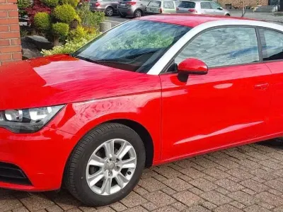 Używany Audi A1 Attraction 2011 Czerwony Hatchback