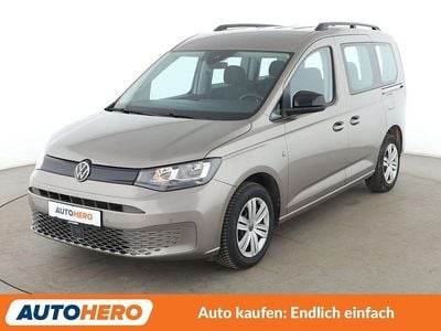 Usado VW Caddy 114 HP (83 kW) 2023 Amarelo Monovolume