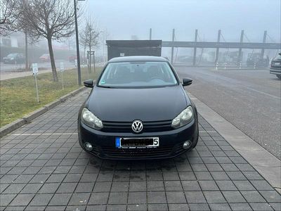 Gebraucht VW Golf VI 80 PS (58 kW) 2011 Schwarz Kleinwagen