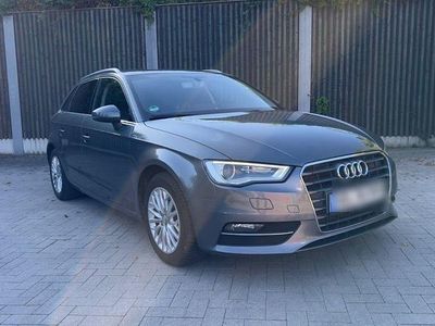 Grau Gebraucht 2015 Audi A3 Ambiente Limousine | 13.900 € (Fairer Preis)