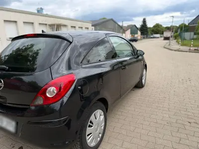 Gebraucht Opel Corsa 87 PS (63 kW) 2012 Schwarz Kleinwagen