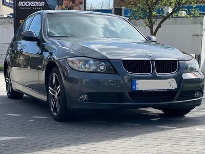 gebraucht BMW 318 i .