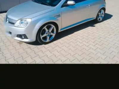 Usata Opel Tigra 90 CV (66 kW) 2008 Argento Cabrio