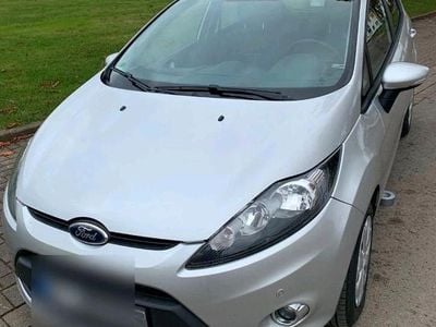 Silber Gebraucht 2012 Ford Fiesta Kleinwagen | 3.400 € (Fairer Preis)