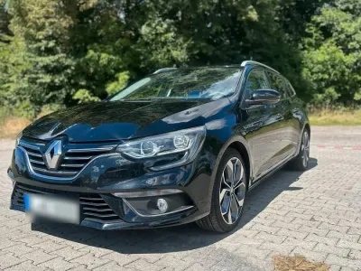 Gebraucht Renault Mégane GrandTour Bose Edition 130 PS (95 kW) 2016 Schwarz Kombi
