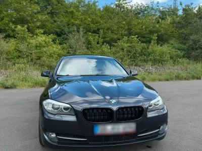 Gebraucht BMW 520 184 PS (135 kW) 2011 Schwarz Limousine