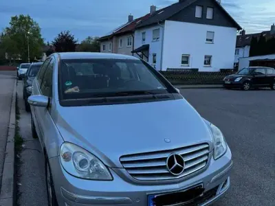Gebraucht Mercedes 200 143 PS (105 kW) 2006 Silber Van / Kleinbus