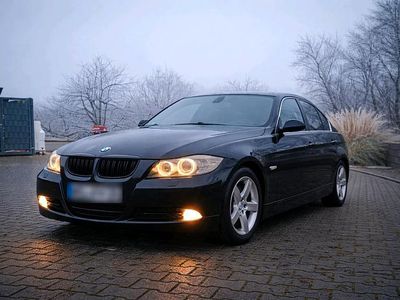 Gebraucht BMW 320 163 PS (119 kW) 2006 Schwarz Limousine