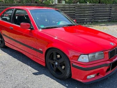 BMW 323