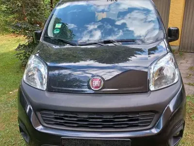 Gebraucht Fiat Qubo Lounge 77 PS (56 kW) 2018 Schwarz Van / Kleinbus