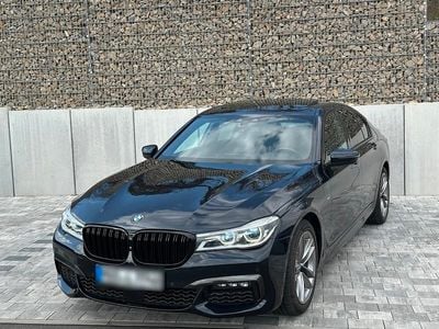 Gebraucht BMW 730 Comfort Edition 265 PS (194 kW) 2017 Blau Limousine