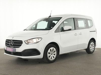 Gebraucht Mercedes T180 131 PS (96 kW) 2024 Arktikweiss Van / Kleinbus