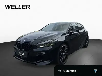 Gebraucht BMW M135 Comfort Edition 306 PS (225 kW) 2023 Black sapphire (schwarz) Kleinwagen