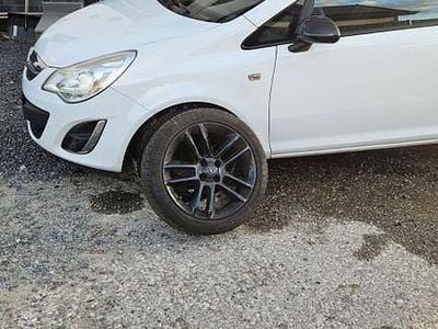 Gebraucht Opel Corsa Active 101 PS (74 kW) 2012 Weiß Kleinwagen