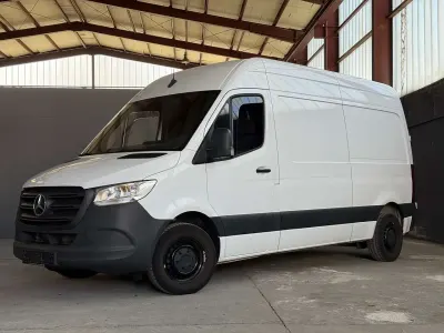 Gebraucht Mercedes Sprinter 150 PS (110 kW) 2023 Arktikweiss Van