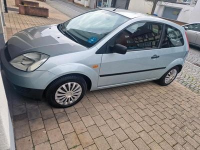 Gebraucht Ford Fiesta 65 PS (47 kW) 2005 Silber Kleinwagen