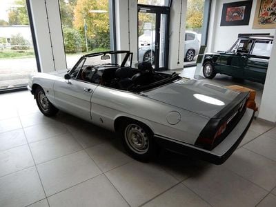 Gebraucht Alfa Romeo Spider 126 PS (92 kW) 1983 Silber Cabrio