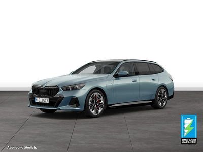 Gebraucht BMW 550e M Sport 489 PS (359 kW) 2025 Grün Kombi