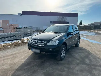 Gebraucht Mercedes ML320 224 PS (164 kW) 2007 Schwarz SUV