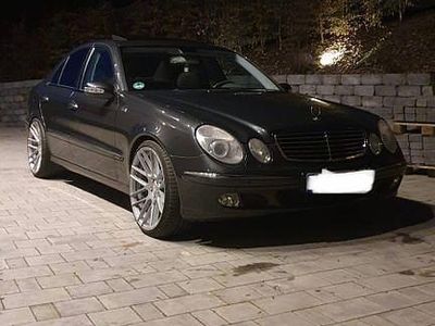 Gebraucht Mercedes E500 Elegance 306 PS (225 kW) 2002 Grau Limousine