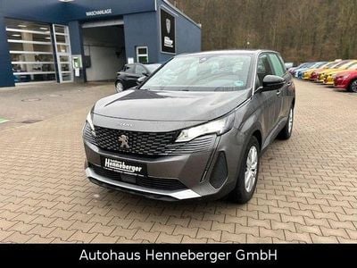 Grau Gebraucht 2023 Peugeot 5008 Active SUV | 25.990 € (Guter Preis)