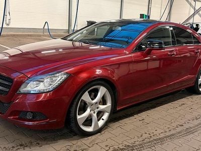 Gebraucht Mercedes CLS350 306 PS (225 kW) 2011 Rot Limousine