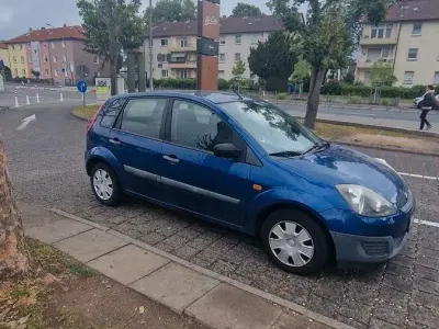 Gebraucht Ford Fiesta Ambiente 60 PS (44 kW) 2007 Blau Kleinwagen