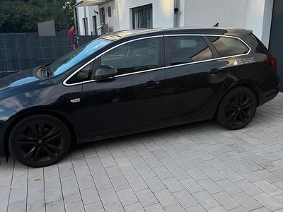 Gebraucht Opel Astra 110 PS (80 kW) 2014 Schwarz Kombi