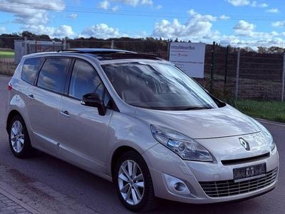Gold Gebraucht 2011 Renault Scénic III Luxe Van / Kleinbus | 5.500 € (Fairer Preis)